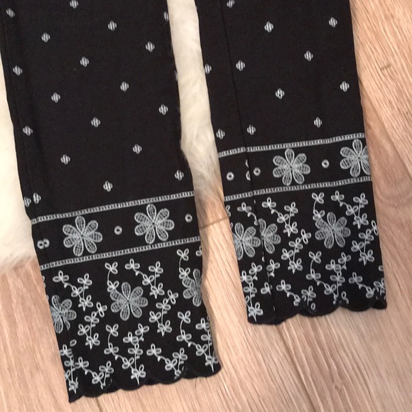 Old navy pixie pants - Picture 3 of 3